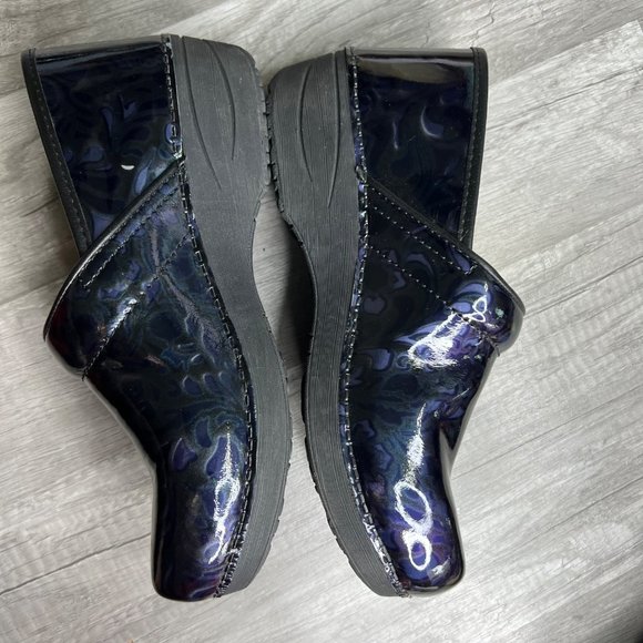 Dansko XP 2.0 Patent Leather Printed Clogs Size 41 (US 10.5-11) - Picture 2 of 11